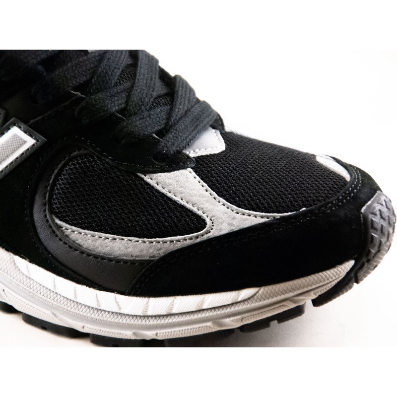 Демісезонні кросівки NB 2002 Black-gray ліцензія чорносірий