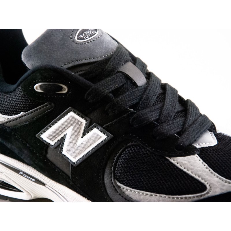 Демісезонні кросівки NB 2002 Black-gray ліцензія чорносірий