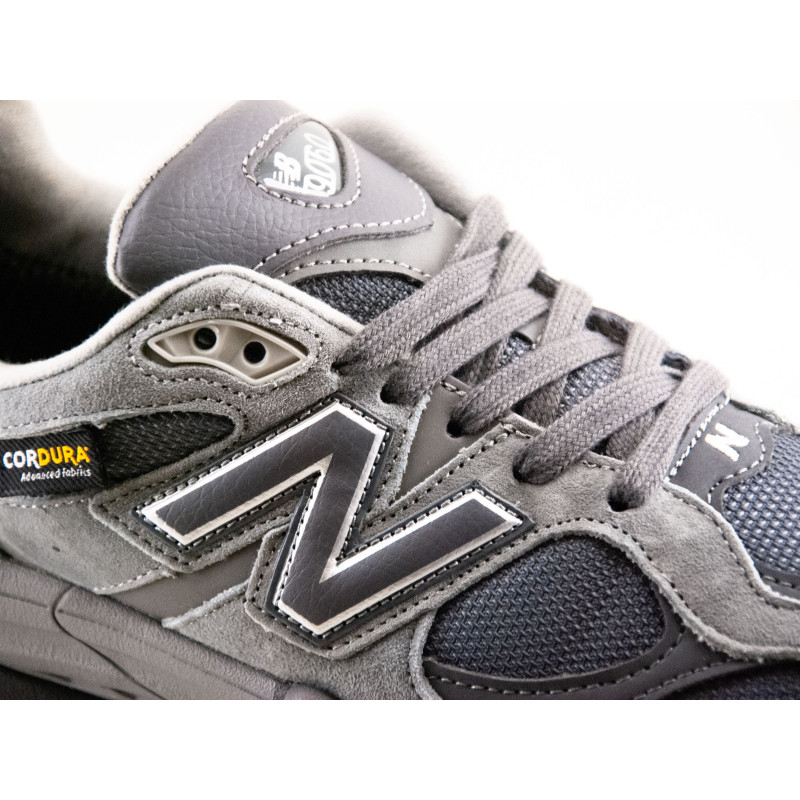 Термо кросівки New balance 9060 gore tex сірий